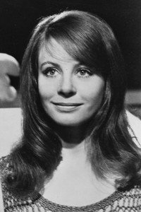 الممثل Sarah Miles