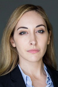 الممثل Sarah Natochenny