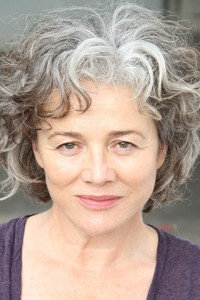 الممثل Sarah Peirse