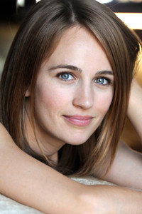 الممثل Sarah Thompson