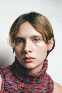 الممثل Sasha Frolova