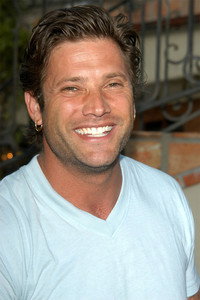 الممثل Sasha Mitchell