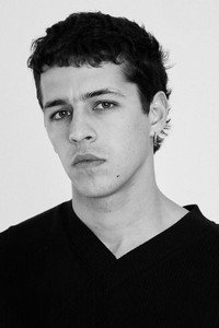 الممثل Simon Hempe