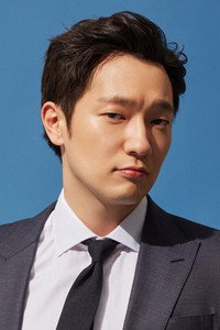 الممثل Son Suk-ku