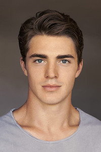 الممثل Spencer Neville