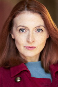 الممثل Stephanie Lodge