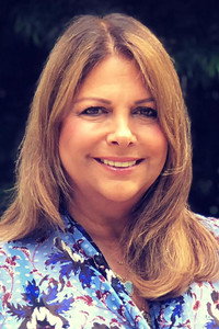 الممثل Susan Ursitti