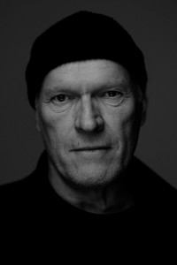 الممثل Sven Nordin