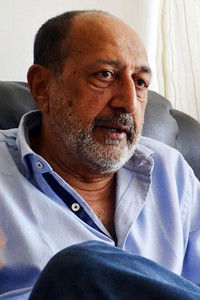الممثل Tinnu Anand
