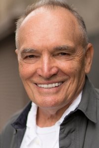 الممثل Tom Bower