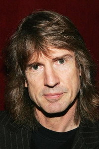 المخرج Tom McLoughlin