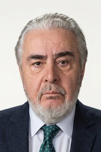 الممثل Ugur Yücel