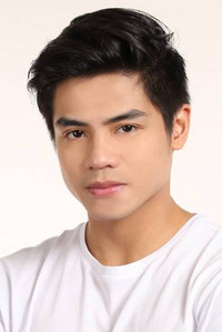 الممثل Van Allen Ong