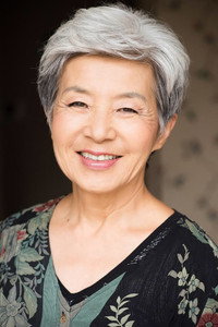 الممثل Vana Kim