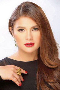 الممثل Vina Morales