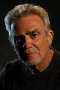 المخرج William Dear