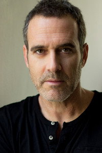 الممثل Zohar Strauss
