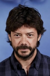الممثل Álvaro Morte